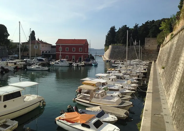 Ella Mare Lägenhet *