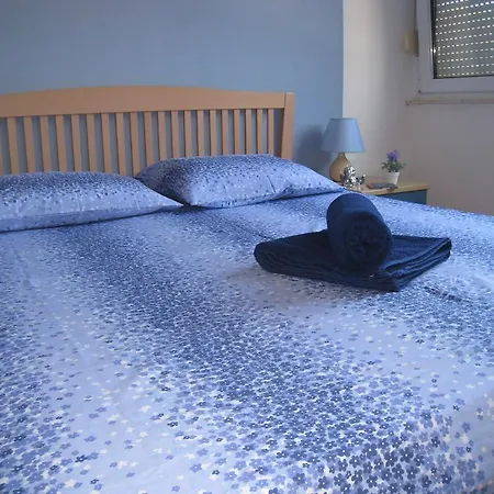 公寓 艾拉马雷公寓 *